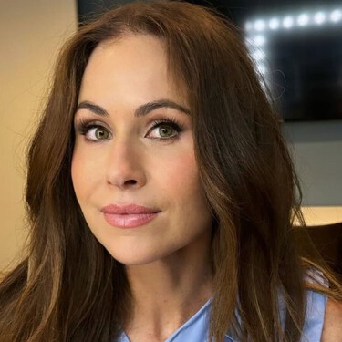 El flequillo que más rejuvenece porque tiene efecto contouring natural y es apto para todas las melenas