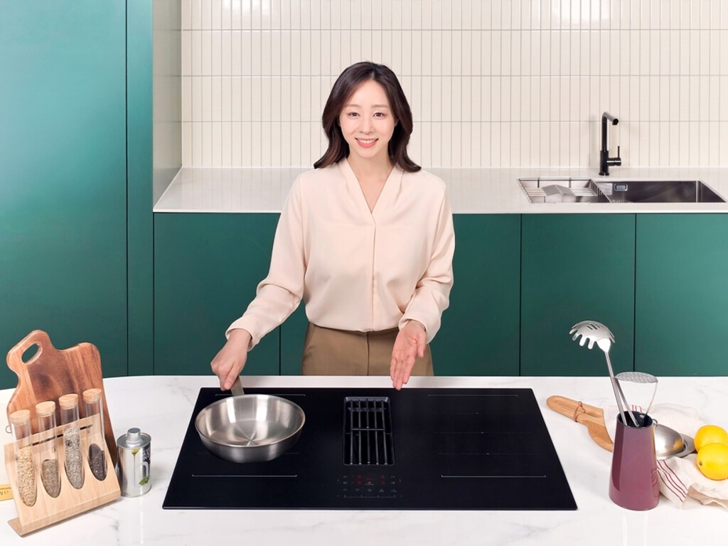 Samsung se une al club de las vitros con extracción integrada. El objetivo: desterrar las campanas de nuestra cocina 