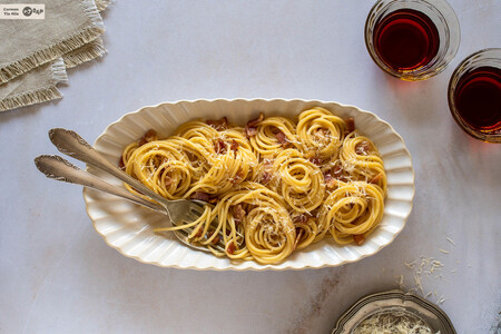Cómo hacer los auténticos espaguetis a la carbonara (con huevo) con la mejor receta