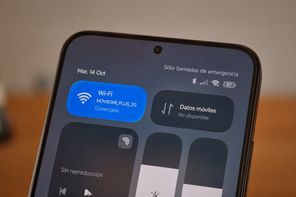 Apagar el WiFi a cada rato es un rollo, pero dejarlo activo es hasta peligroso. Esta tercera opción es la mejor de todas y la que yo uso 