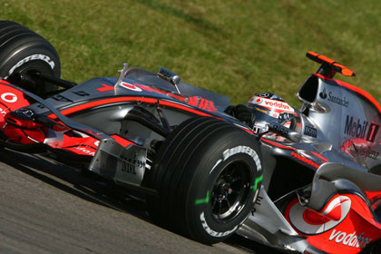 El Campeón gana y se desata en Nurburgring