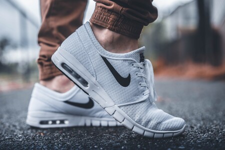 Las mejores ofertas en zapatillas de hombre y mujer para aprovechar las rebajas de Nike: hasta un 40% de descuento