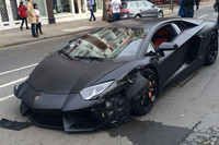 Dolorpasión™: Un Lamborghini Aventador se accidenta en las calles de Londres