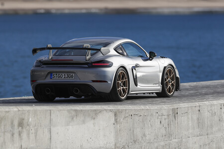 Porsche 718 Cayman GT4 RS
