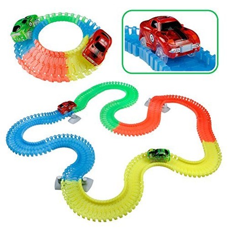 Oferta flash en el circuito fluorescente de coches de 240 piezas. Hasta medianoche su precio es de 14,97 euros en Amazon
