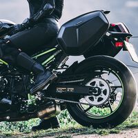 SHAD lanza sus primeras alforjas de carcasa dura para motos deportivas y naked, por un precio de 339 euros