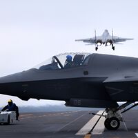 China acaba de poner a prueba el Fujian con tres aviones distintos. La catapulta electromagnética ya no es teoría, es práctica 