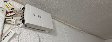 ¿Puede el técnico pasar el cable por el rellano al instalar Internet? Esto es lo que realmente dice la ley