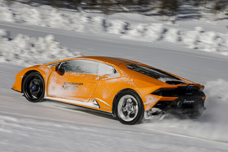 Lamborghini Esperienza Neve 2023 99