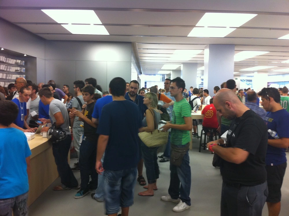 Foto de Inauguración Apple Store La Maquinista (76/93)