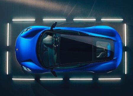 Lotus Emira 9