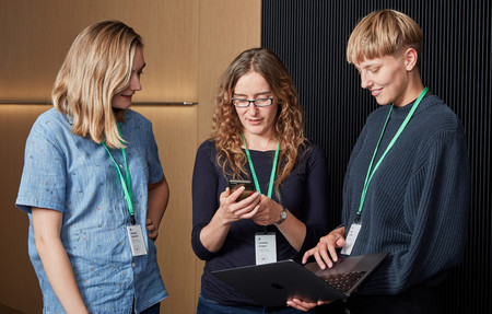 Apple repasa los logros del primer año del campamento para mujeres emprendedoras