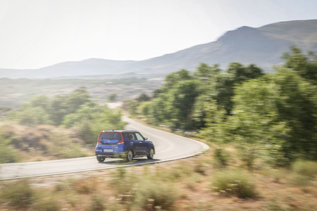 Kia e-Soul 2019 en curva
