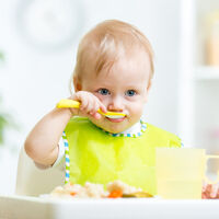 ¿Por qué antes del año tu bebé debería ir dejando los purés?