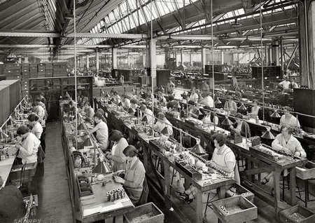 Trabajadores de la misma empresa sujetos a diferentes convenios