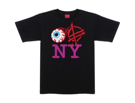 Dos camisetas peculiares