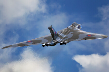Avro 698 Vulcan B2