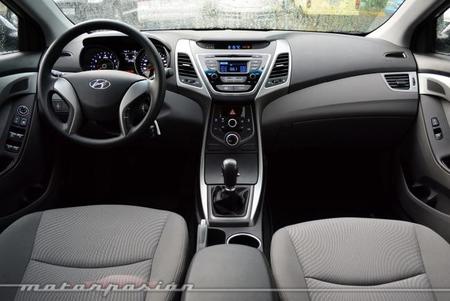 hyundai_elantra_20.jpg