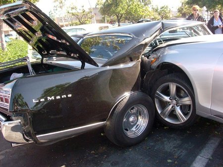 Lexus incrustado Pontiac LeMans