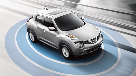 Usar el móvil mientras conduces es un problema y Nissan quiere que lo metas en una jaula de Faraday