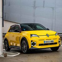 El Plan Auto+ de ayudas a la compra de coches eléctricos ya se ha aprobado: hasta 4.500 euros si es eléctrico y europeo