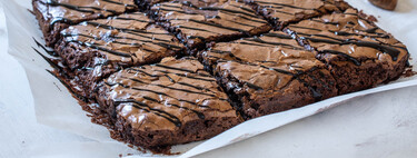 Brownie en freidora de aire, la manera más sencilla y eficaz de preparar (a la perfección) uno de los dulces más populares de EEUU