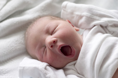 Cómo deben dormir la siesta los bebés