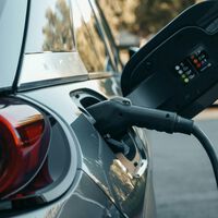 A China tem tantos carros elétricos circulando em suas ruas que vai utilizá-los para gerar energia para residências 