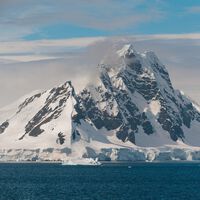 Esqueça o mapa que você aprendeu na escola: cientistas acabam de revelar um mundo invisível escondido sob 5 km de gelo 