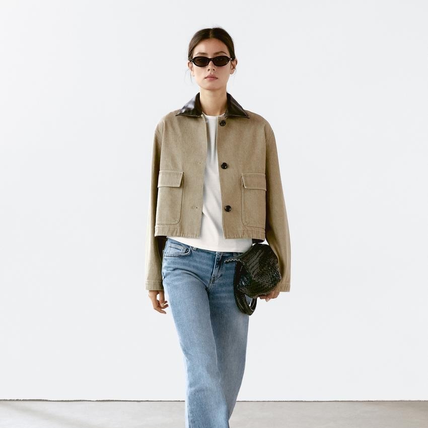 Chaqueta detalle cuello piel extraíble

