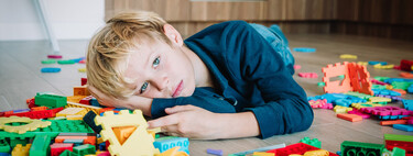 La madre de un niño con capacidades especiales es denunciada por una vecina porque su hijo molesta cuando "se ríe fuerte y canta"