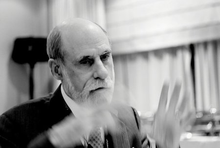 Vint Cerf: "Si no mantenemos el carácter de apertura de internet, vamos a matarlo"