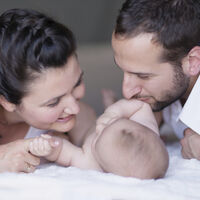 Nuevo buscador de ayudas al fomento de la natalidad de Madrid: así funciona paso a paso 