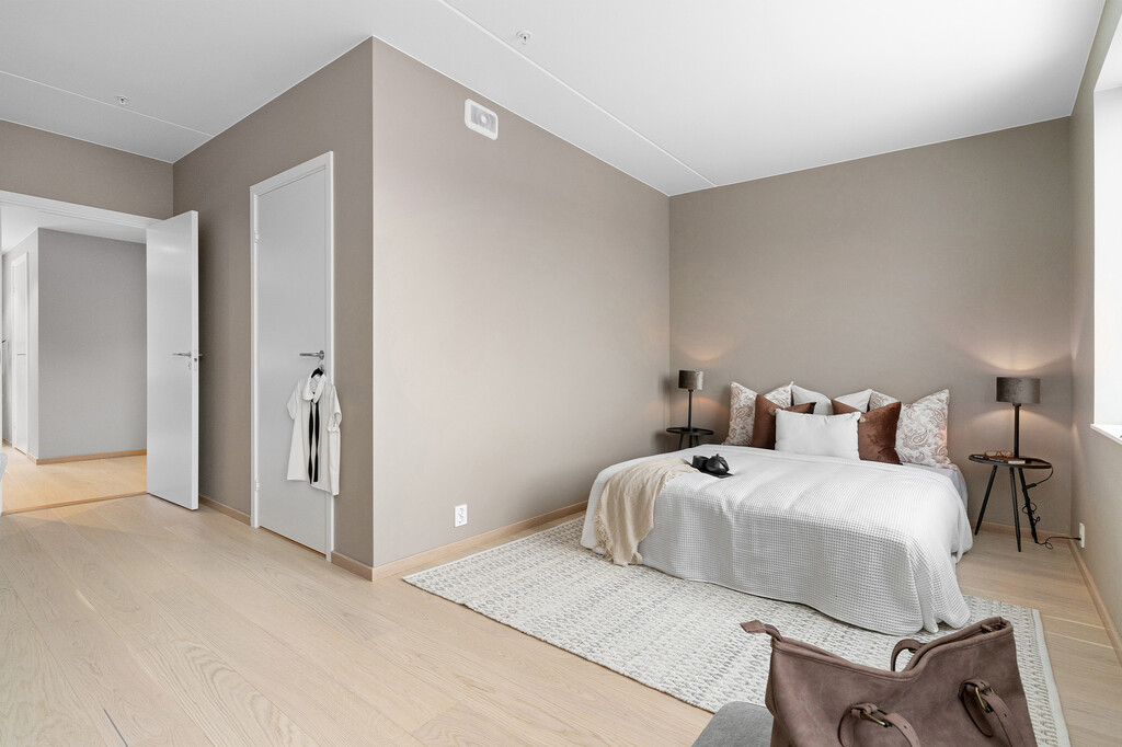 Siete trucos de decoración para hacer que los techos de tu hogar parezcan más altos 