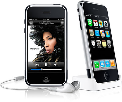 Los cascos y el dock del iPhone