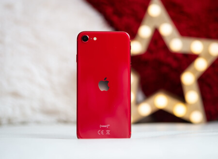Black Friday 2021 en MediaMarkt: iPhone SE (2020), el móvil de Apple que cabe en tus bolsillos, por 90 euros menos