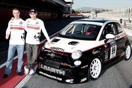 Jorge Lorenzo se pasa a las cuatro ruedas