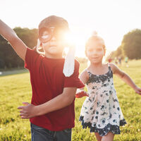 Por qué el juego libre es tan importante para la felicidad de los niños y cómo podemos potenciarlo 