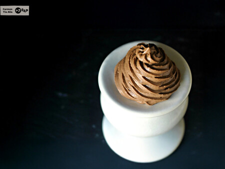 Cómo hacer crema de trufa para rellenar o decorar tartas, pasteles o roscones