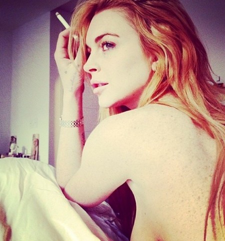Lindsay Lohan saca pecho y dice: ¡aquí estoy yo!