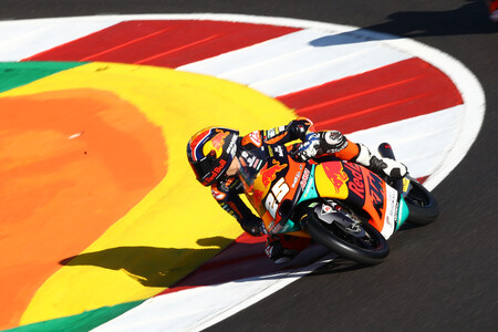 Raúl Fernández hace la pole y Ai Ogura bate a Albert Arenas en otra ridícula qualy de Moto3