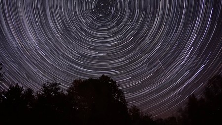 Cómo seguir la lluvia de estrellas 'Oriónidas', fuera o dentro de casa