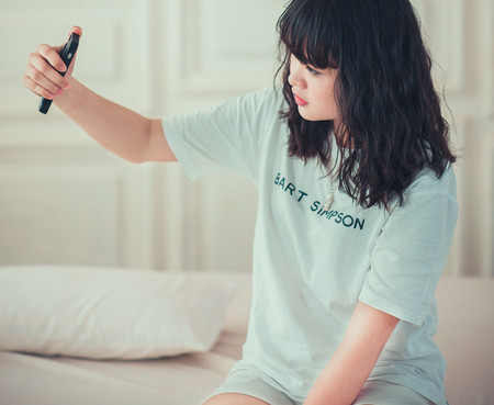 El gobierno de Reino Unido cree que las compañías tecnológicas deberían impedir el sexting entre menores
