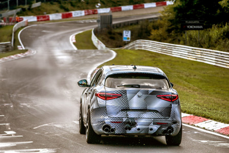 Alfa Romeo Stelvio QV, récord en Nürburgring