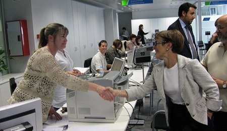 La economía española no es de servicios, sino de funcionarios