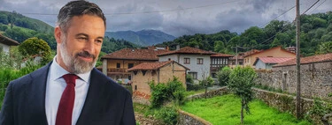 Las vacaciones soñadas de Santiago Abascal en Asturias: un pueblo de 200 habitantes como refugio, visita a Covadonga, los lagos y una cueva de queso Gamonéu, y en yate por Llanes