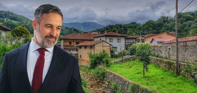 Las Vacaciones Sonadas De Santiago Abascal En Asturias Un Pueblo De 200 Habitantes Como Refugio Visita A Covadonga Los Lagos Y Una Cueva De Queso Gamoneu Y En Yate Por Llanes