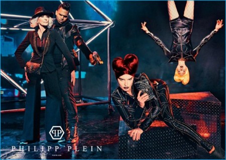 Phillip Plein reúne en su campaña de otoño a Chris Brown con la icónica modelo Carmen Dell’Orefice