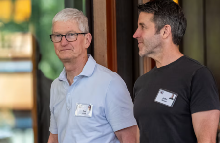 Tim Cook e John Ternus