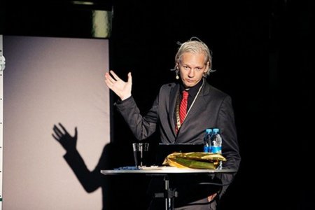 El fundador de WikiLeaks "advierte" al Pentágono desde twitter